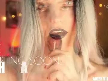 yulladao on Chaturbate 