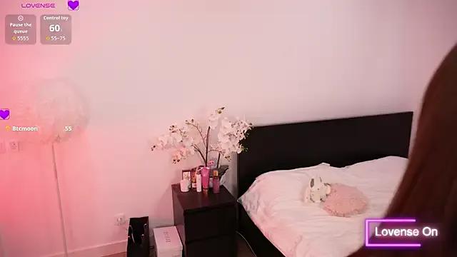 Lilly_Colins on StripChat 